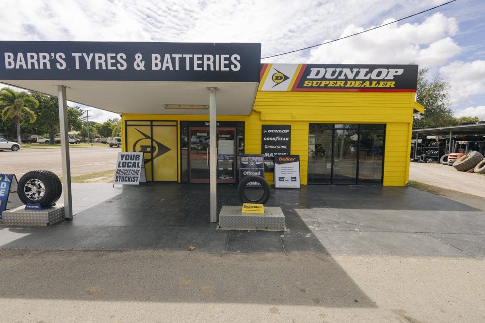 Barr's Tyres + Freehold, Charters Towers